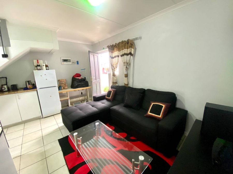 2 Bedroom Property for Sale in Maitland Western Cape